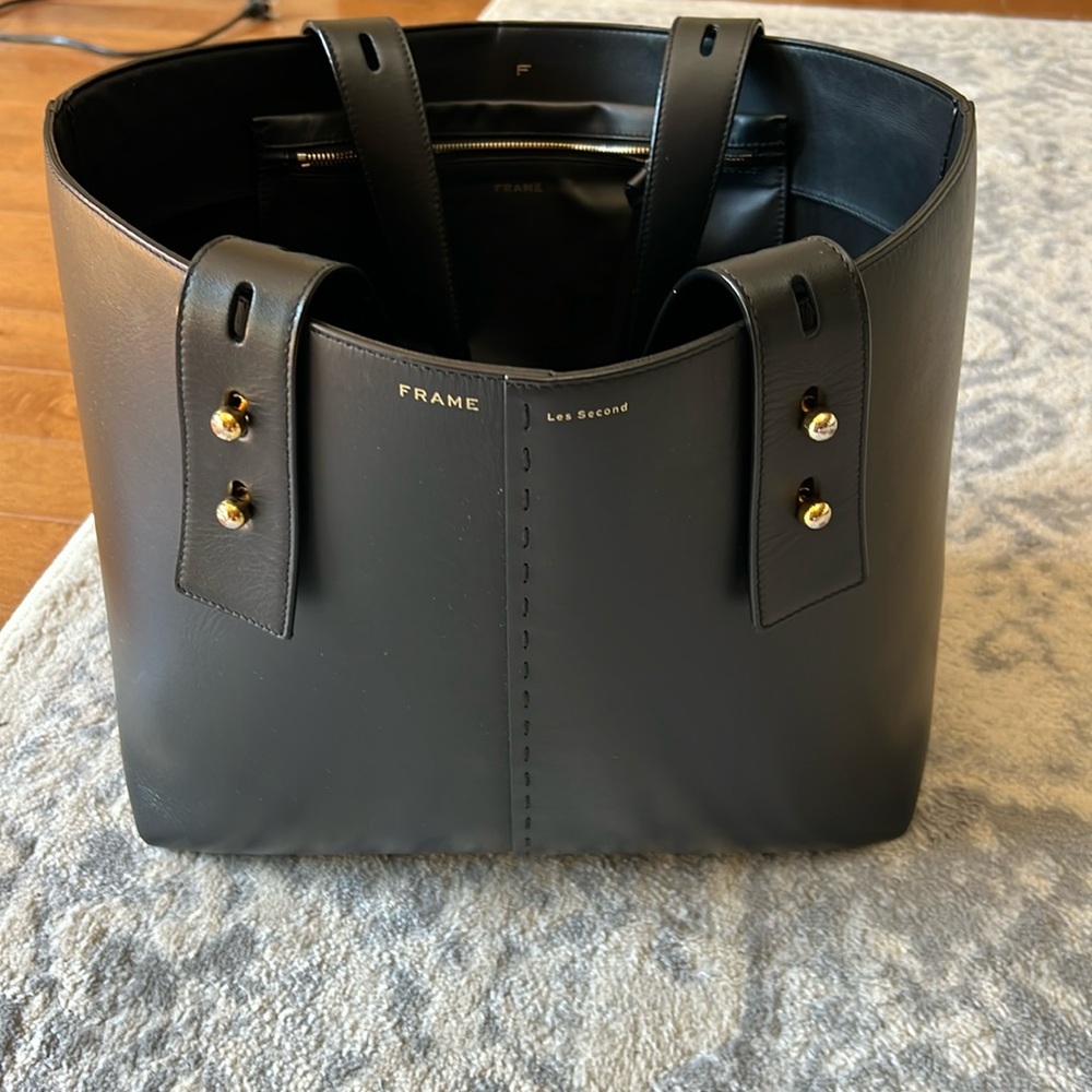 Frame Medium Size Tote